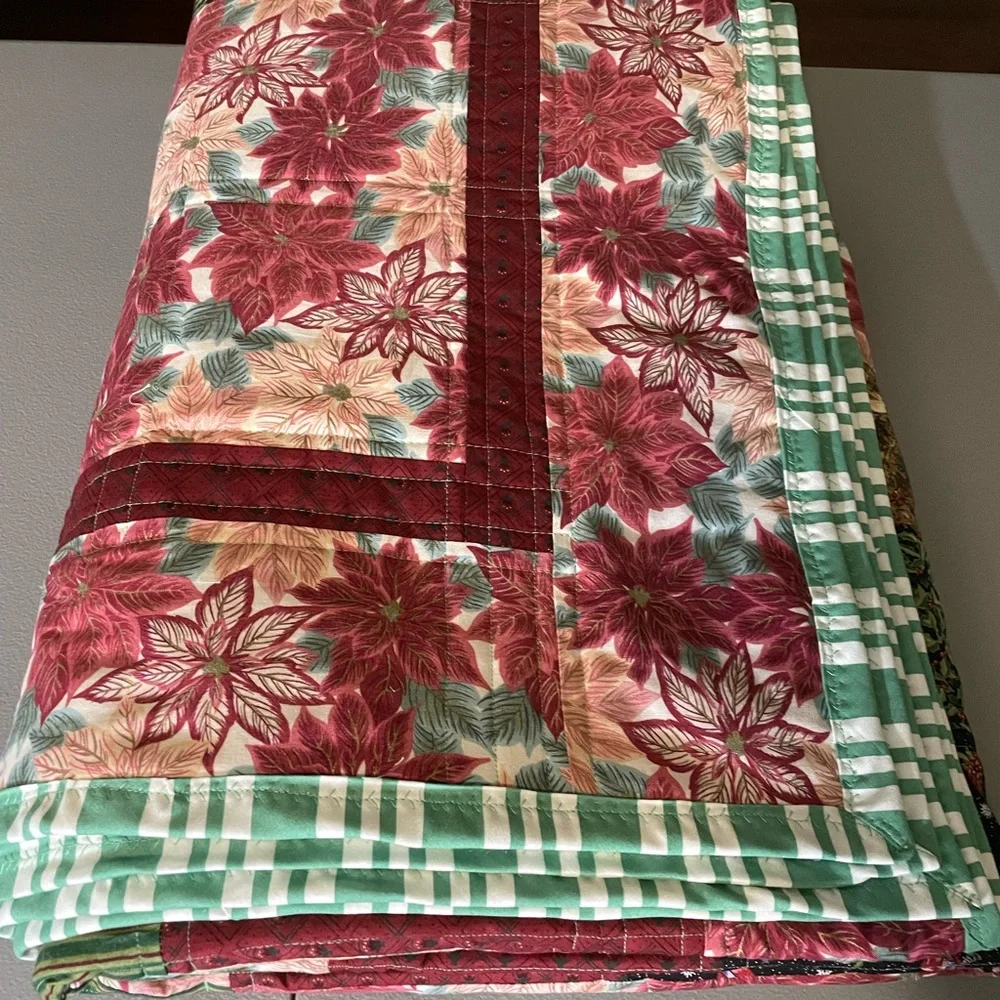 Handmade Patchwork Quilt in Cranberry Red, Green & Cream - Picture 6 of 13